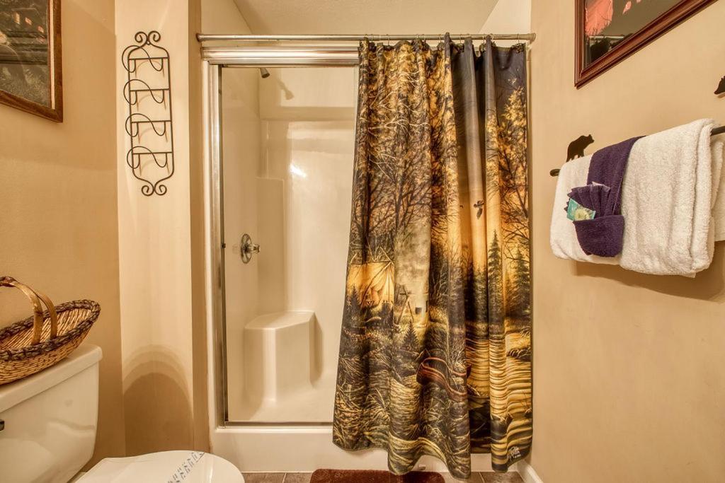 Rock Of Ages, Hot Tub, Game Room, Wifi, 1089 Free Tickets Each Paid Day, Dollywood And More Pigeon Forge Zewnętrze zdjęcie