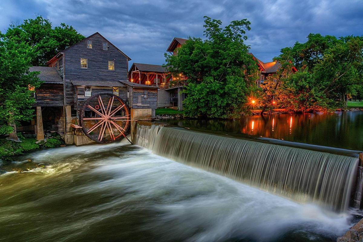 Rock Of Ages, Hot Tub, Game Room, Wifi, 1089 Free Tickets Each Paid Day, Dollywood And More Pigeon Forge Zewnętrze zdjęcie