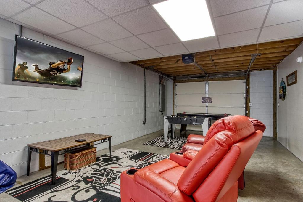 Rock Of Ages, Hot Tub, Game Room, Wifi, 1089 Free Tickets Each Paid Day, Dollywood And More Pigeon Forge Pokój zdjęcie